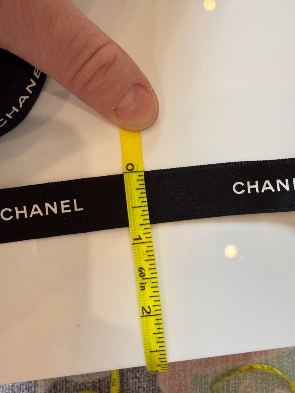 CHANEL Black Ribbon with White Logo - Picture 4 of 4